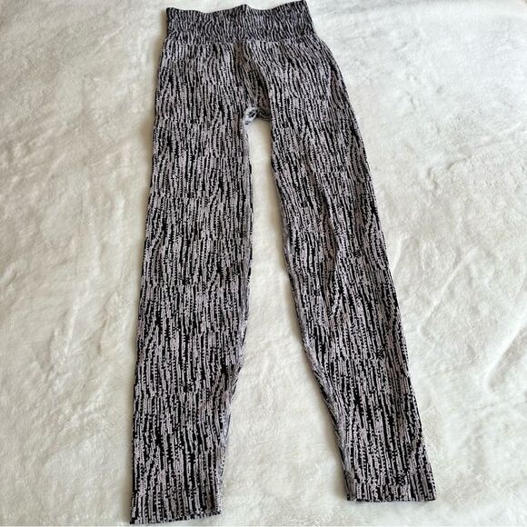 ATHLETA Flurry Elemental Tight Size Small - Picture 6 of 11